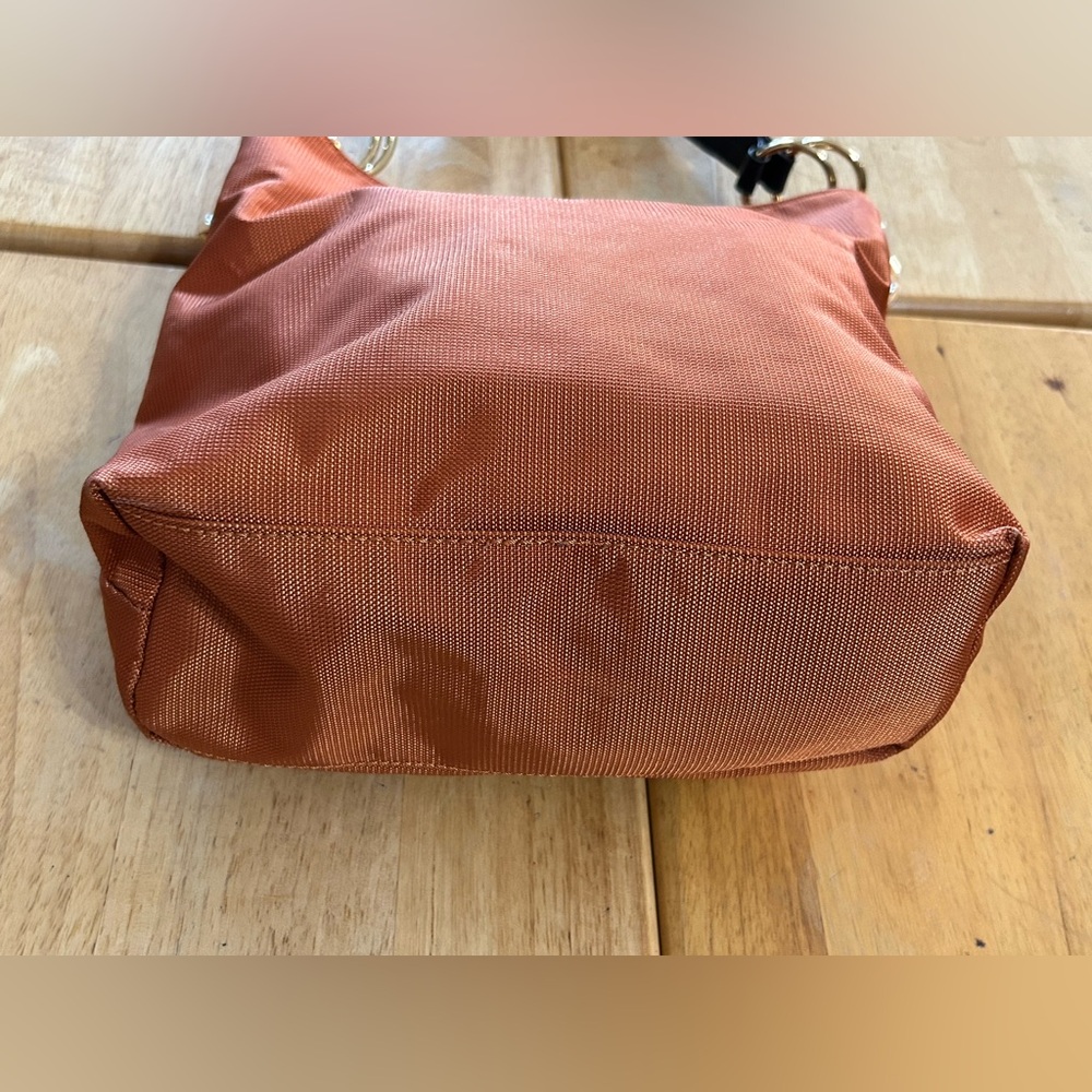 Chic Rust Shoulder Bag with Black Handle - Picture 2 of 7